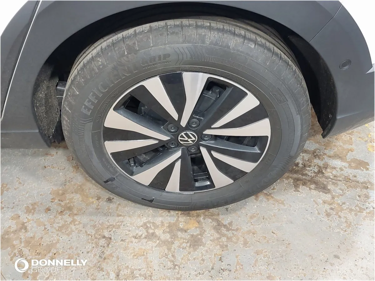 Volkswagen Taigo Hatchback Life - Image 5
