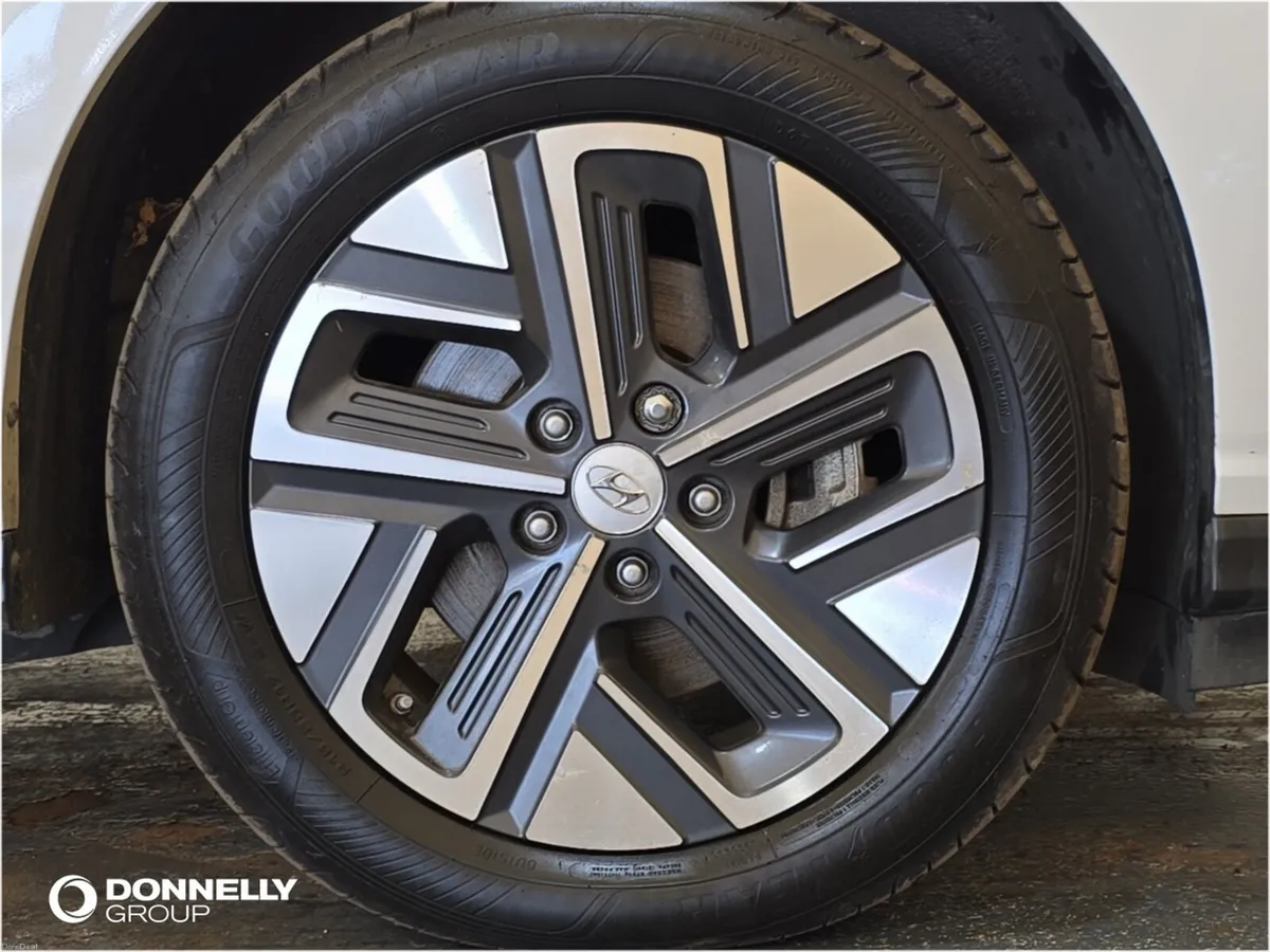 Hyundai Kona Electric Hatchback Premium - Image 5