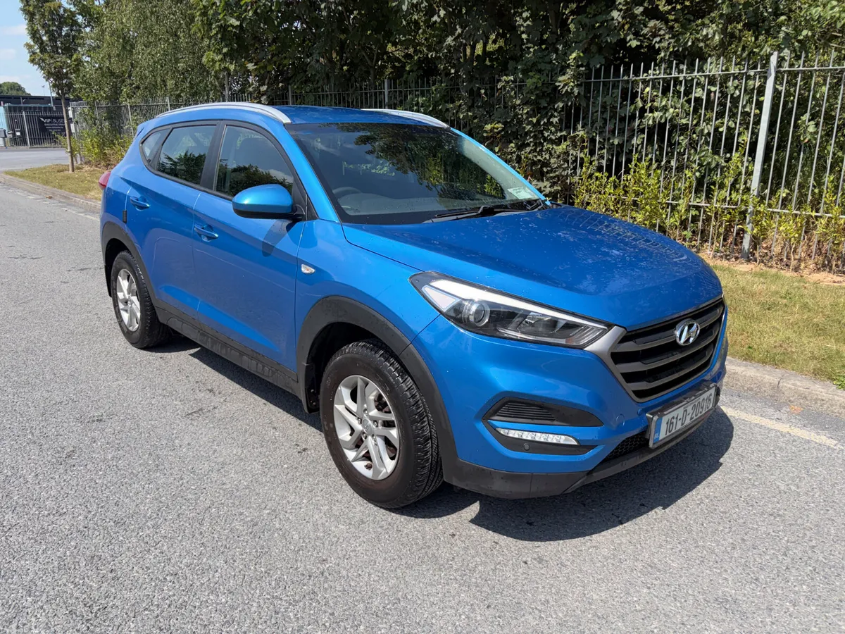 Hyundai Tucson 2016 PETROL LOW MILES - Image 1