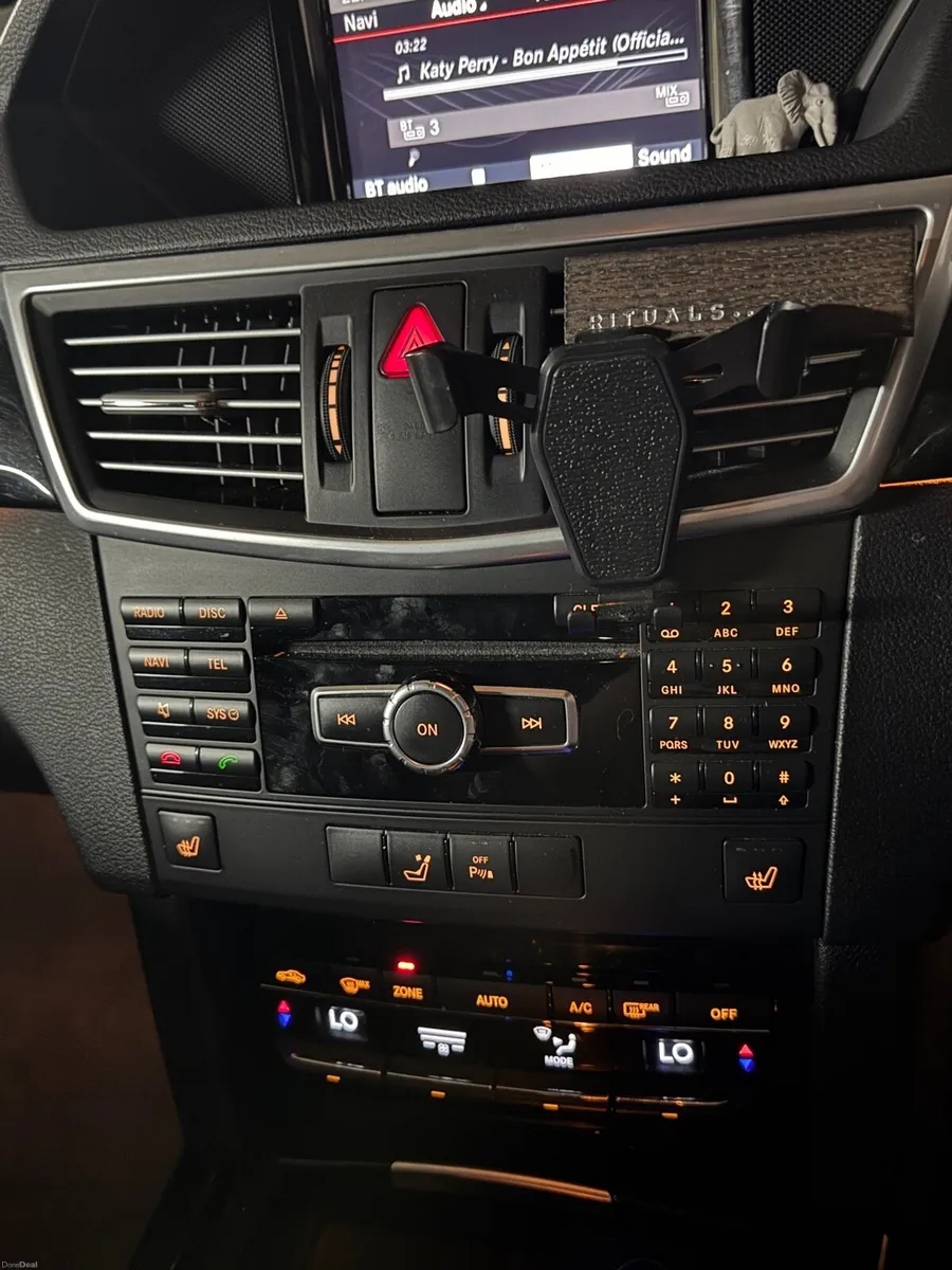 MERCEDES E300 - Image 4