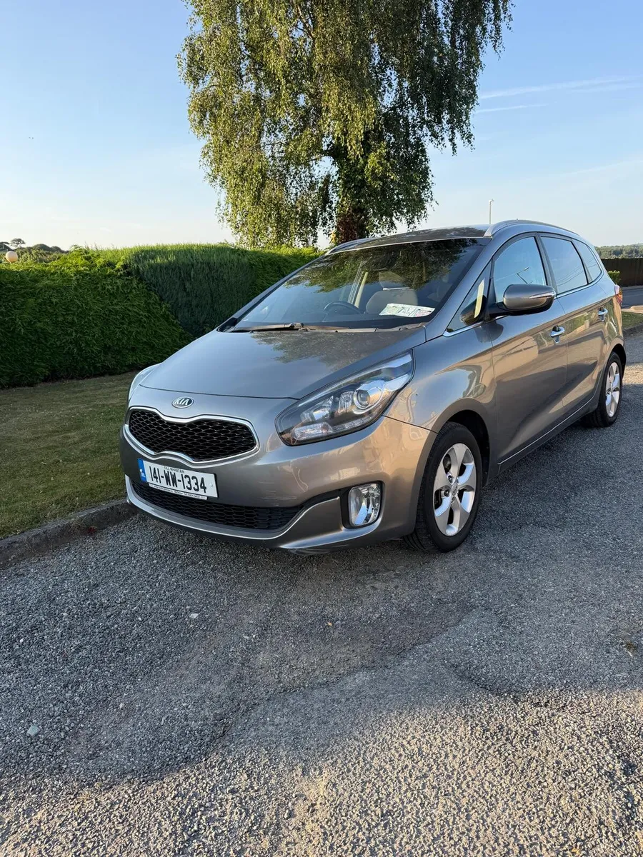 KIA Carens 7 seats - Image 1