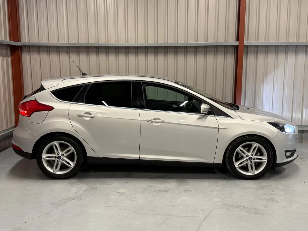 2016 (162) Ford Focus 1.5TDCI Zetec - Image 6
