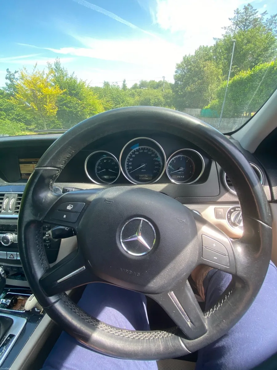 Mercedes Benz c class 2012 - Image 5