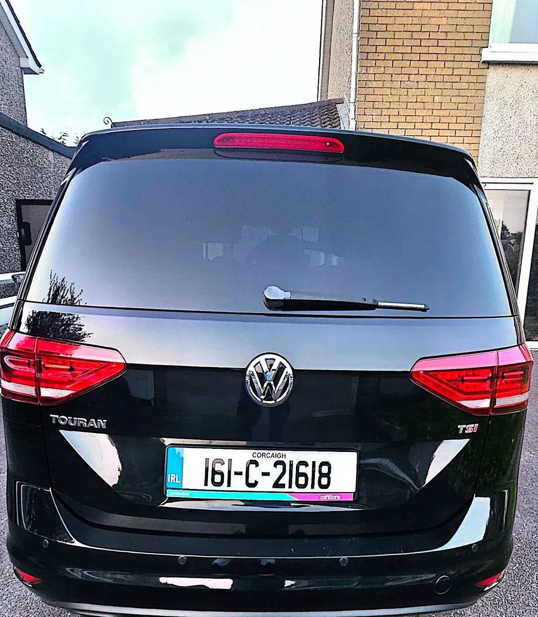 Volkswagen Touran 2016 - Image 1