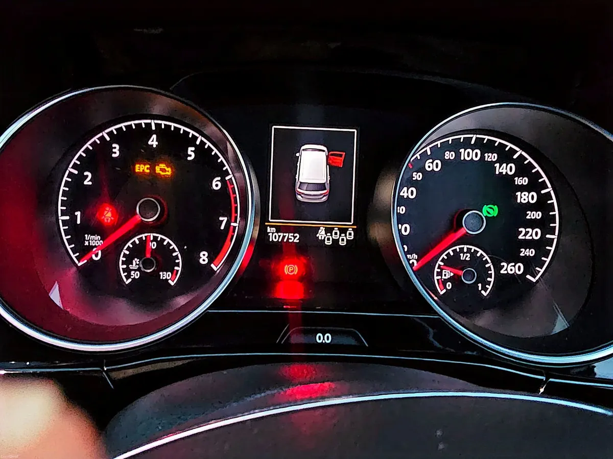 Volkswagen Touran 2016 - Image 4