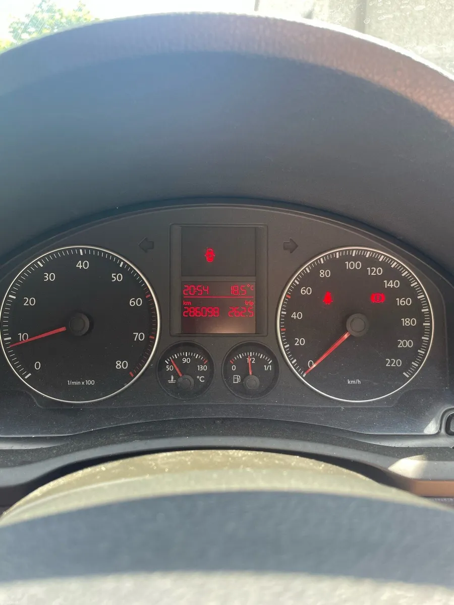 Volkswagen Golf - Image 6