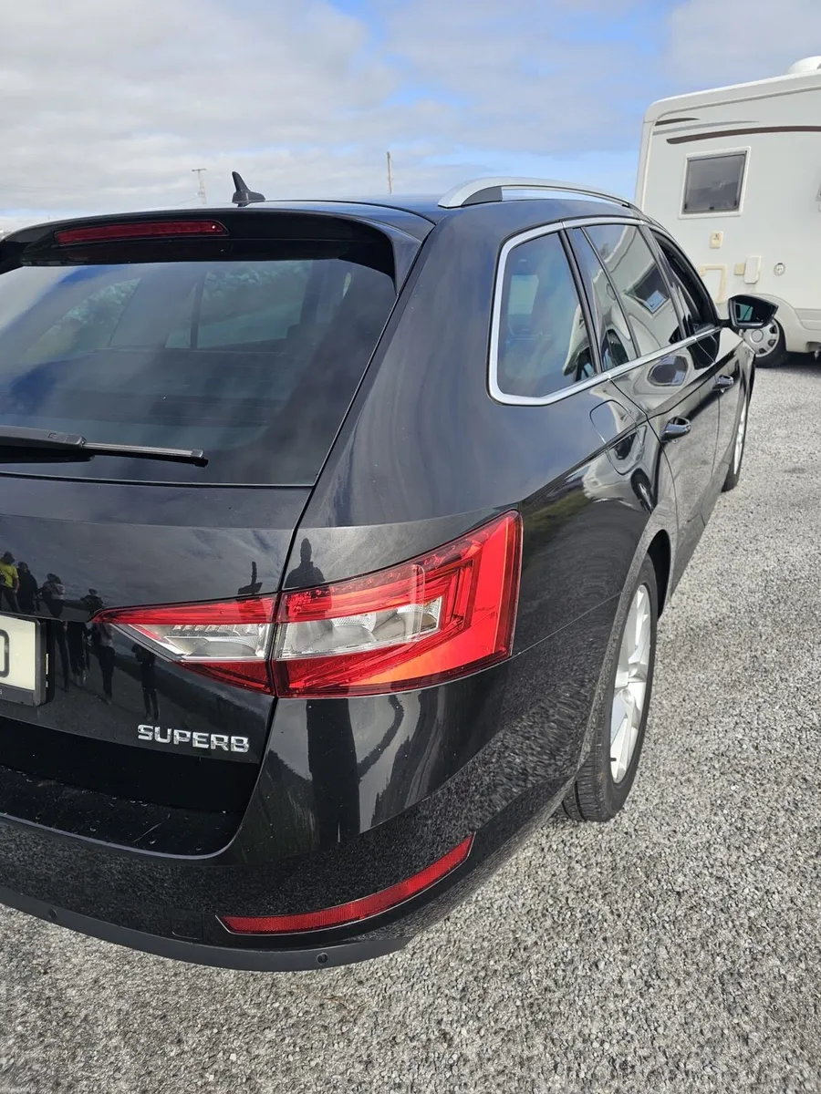 Skoda Superb Estate - Image 5
