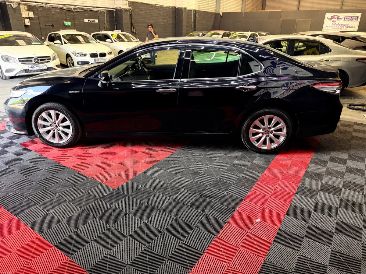 Toyota Camry 2020 - Image 6