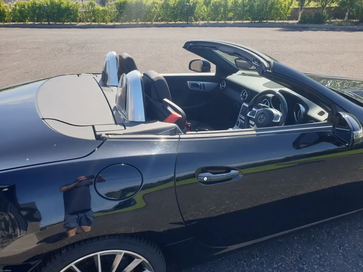 Mercedes  SLC 250D AMG (hard top convertible) - Image 4
