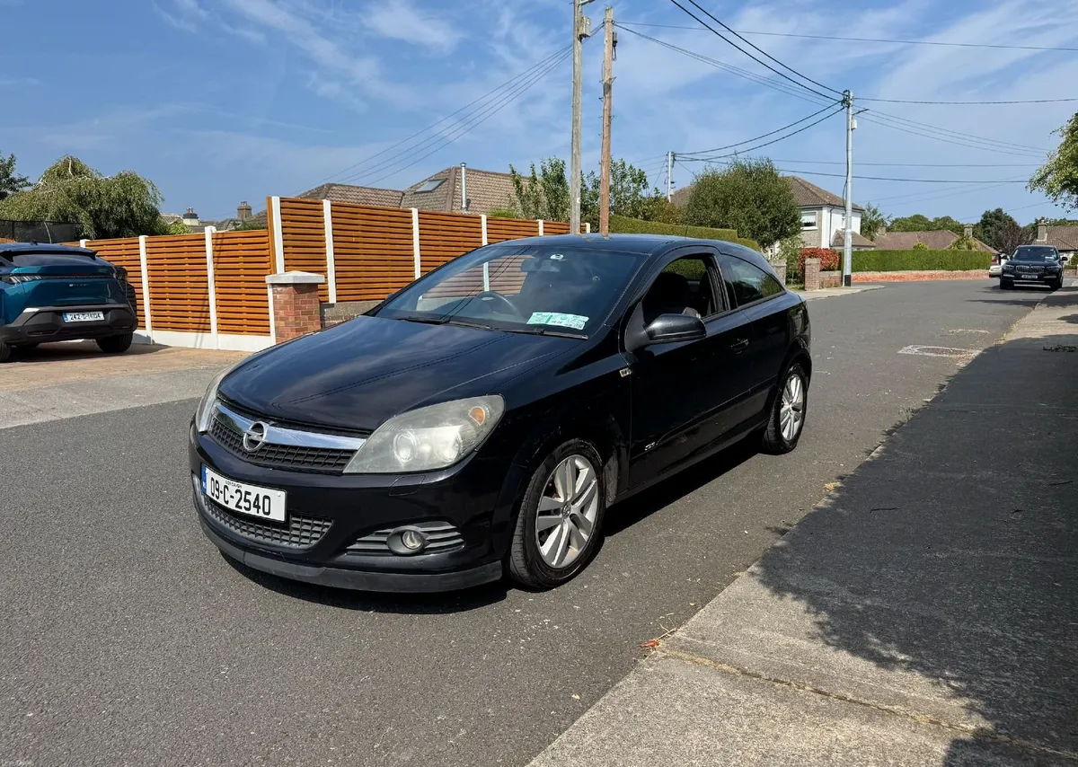 Opel Astra 2009 GTC - Image 4