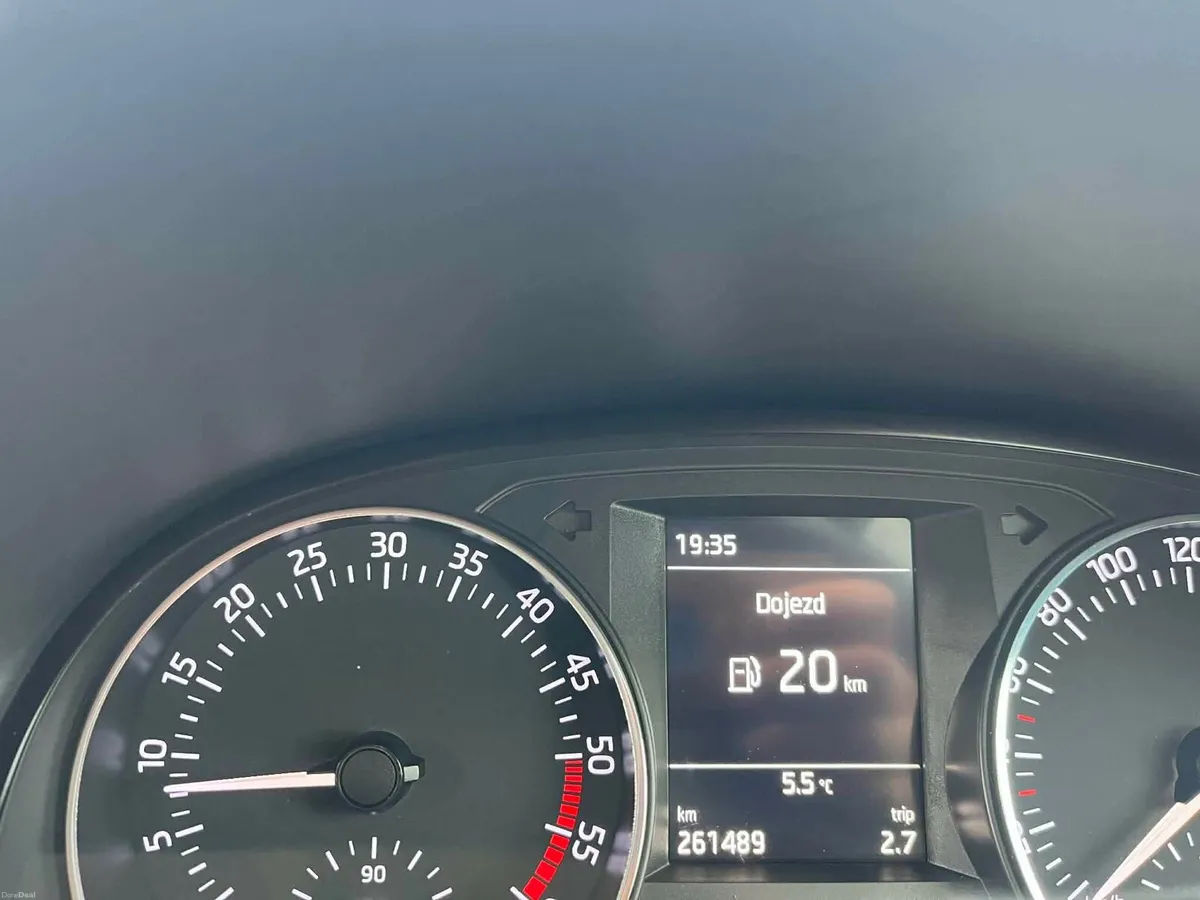 Car - Image 3