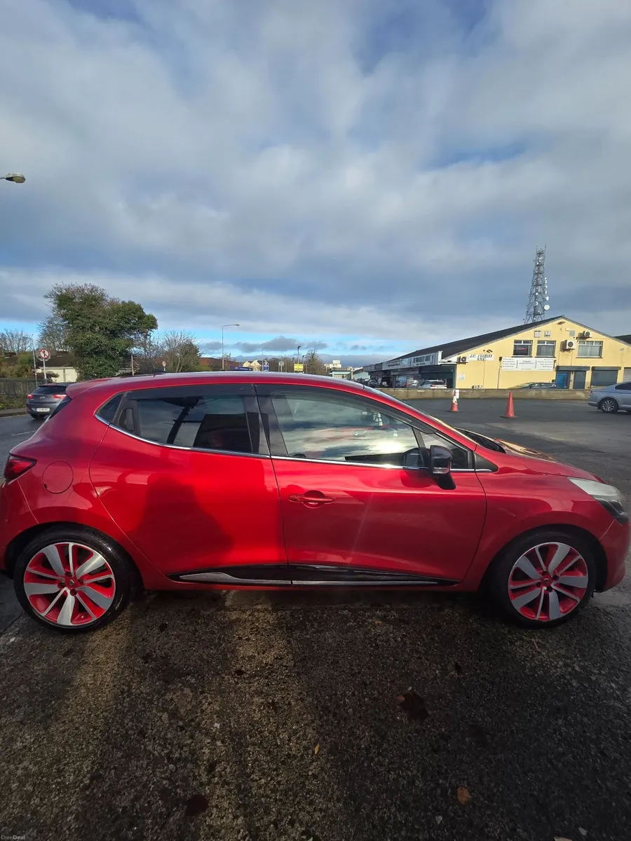 Renault Clio 2015 - Image 1