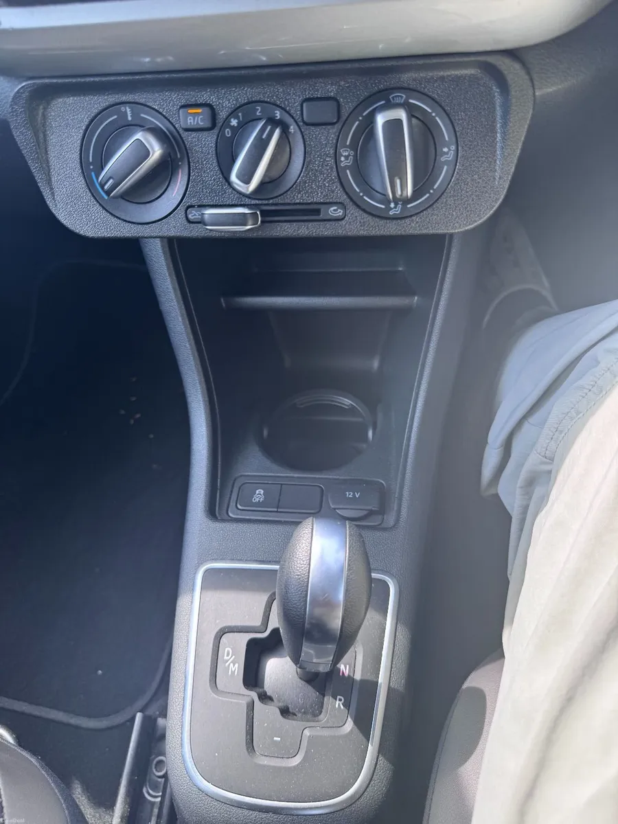 VW Up! Automatic | Heated Seats | Reverse Camera - Image 3