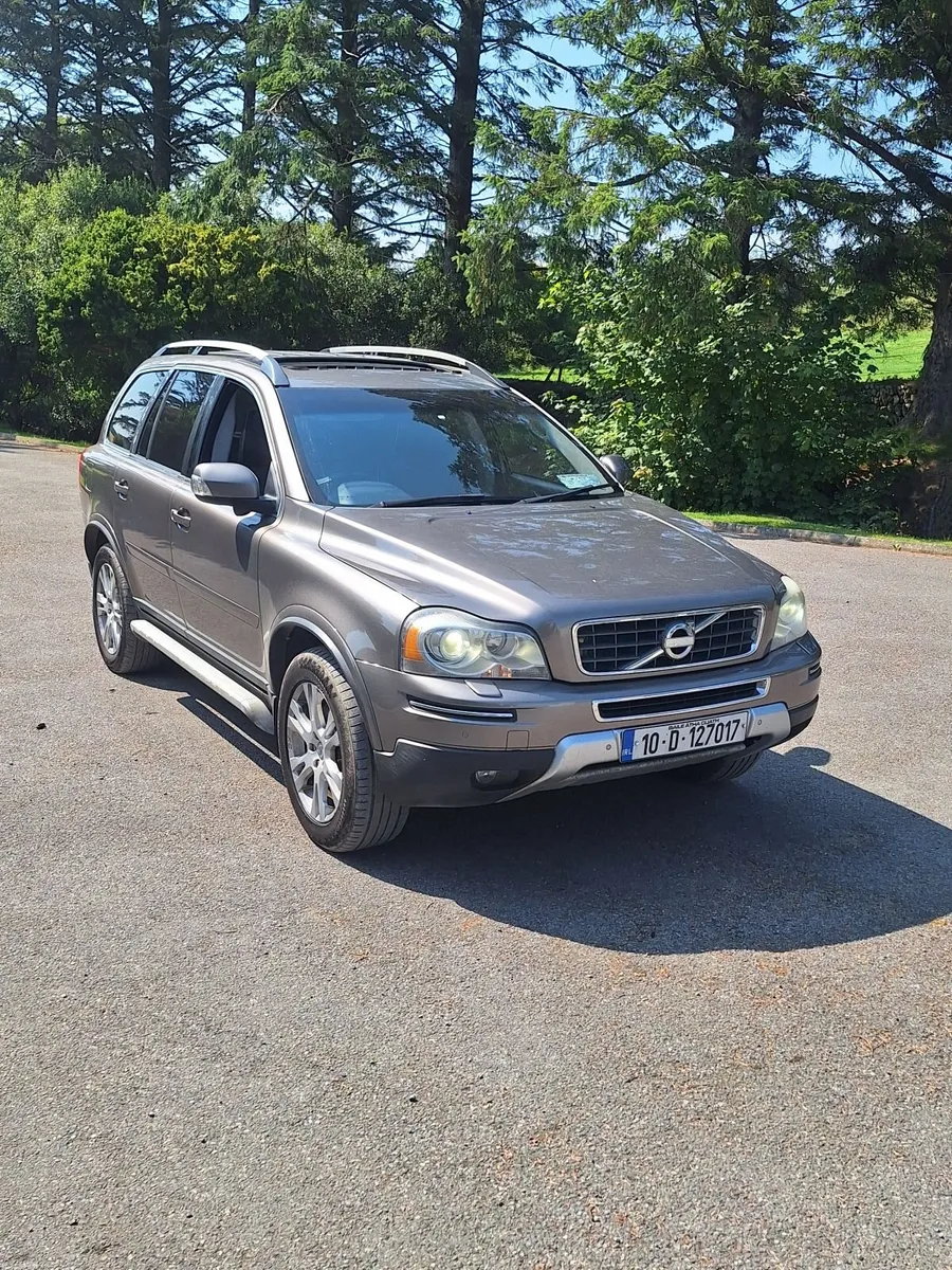 Volvo XC90 2010 - Image 1