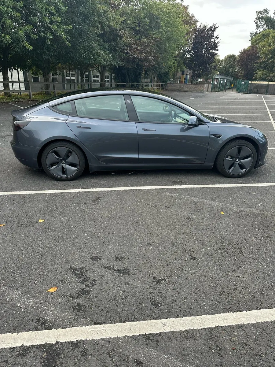 Tesla Model 3 SR - Image 1