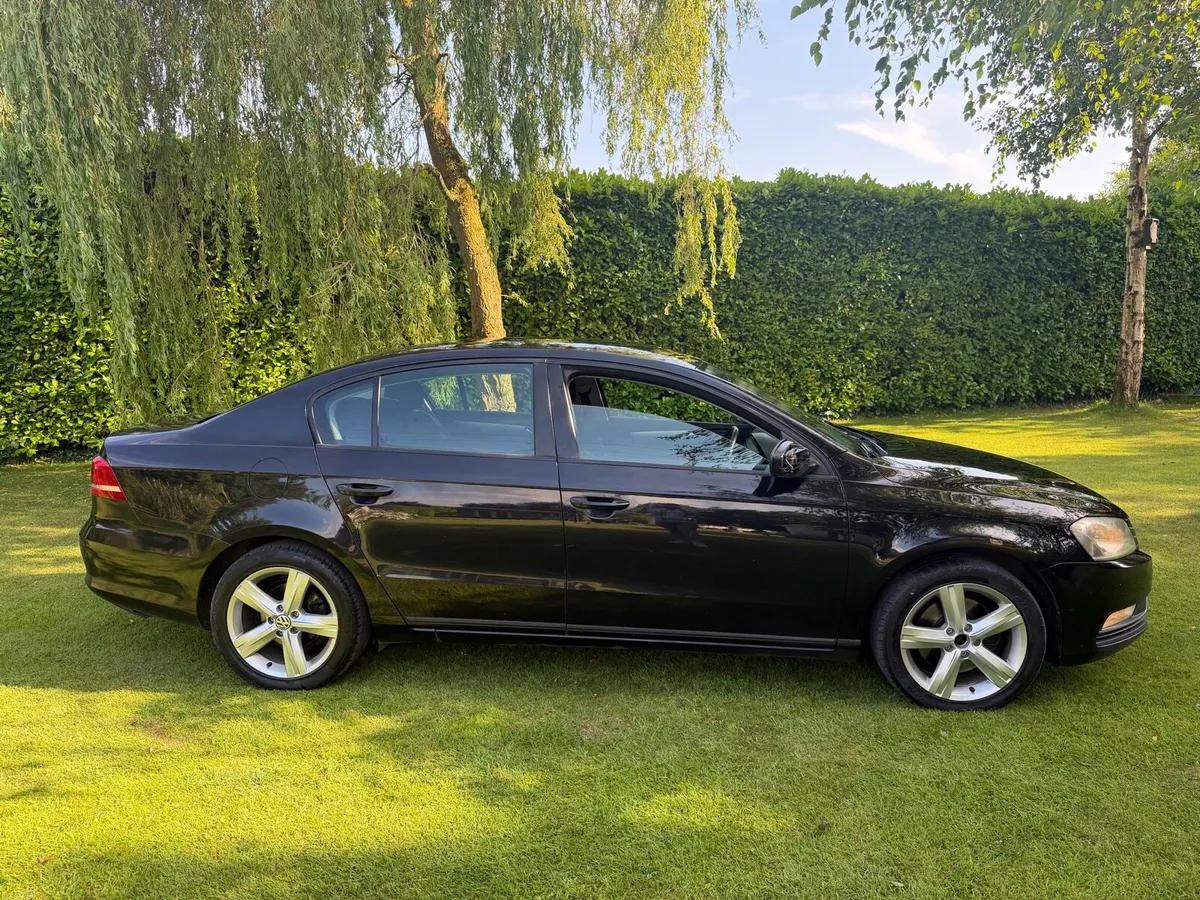 11 Volkswagen Passat 1.6 Tdi 6 Speed - Image 1