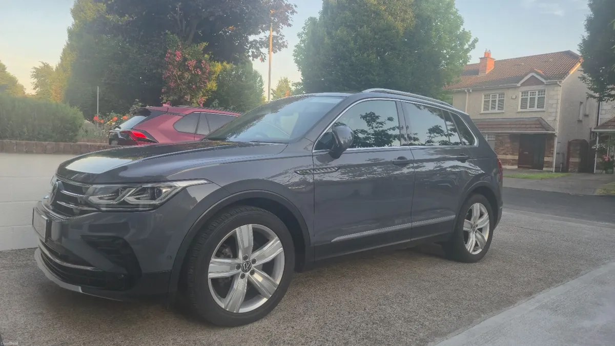 Tiguan Elegance 2.0TDI Auto | Panoramic Roof - Image 1