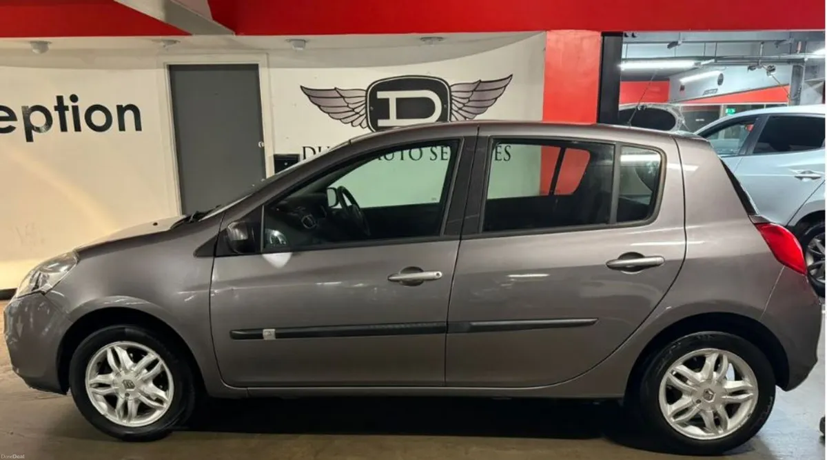 Renault Clio 2010 - Image 4