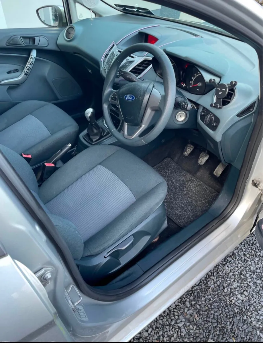 Ford Fiesta 2011 - Image 4