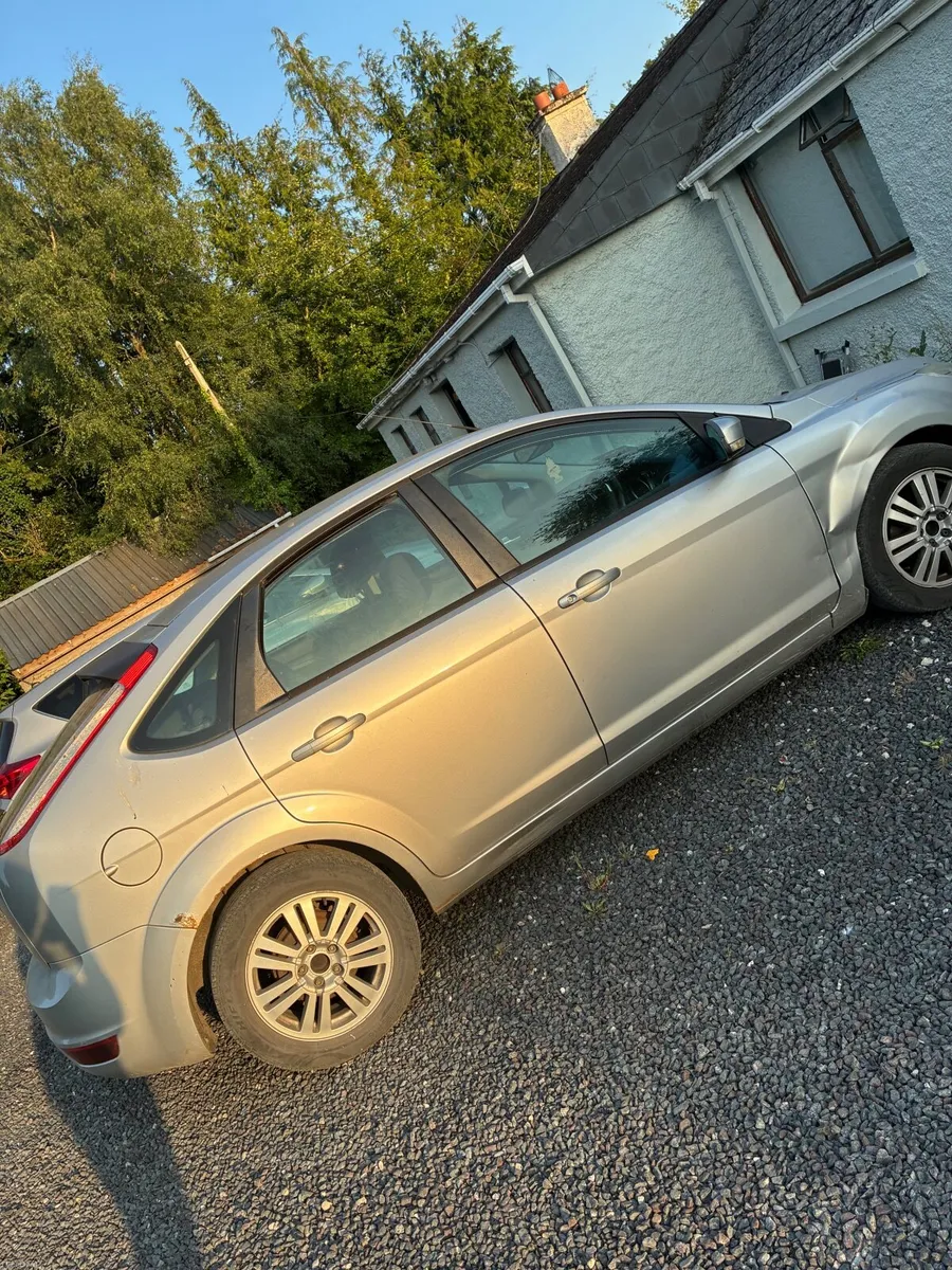 Ford Focus 2010 - Image 5