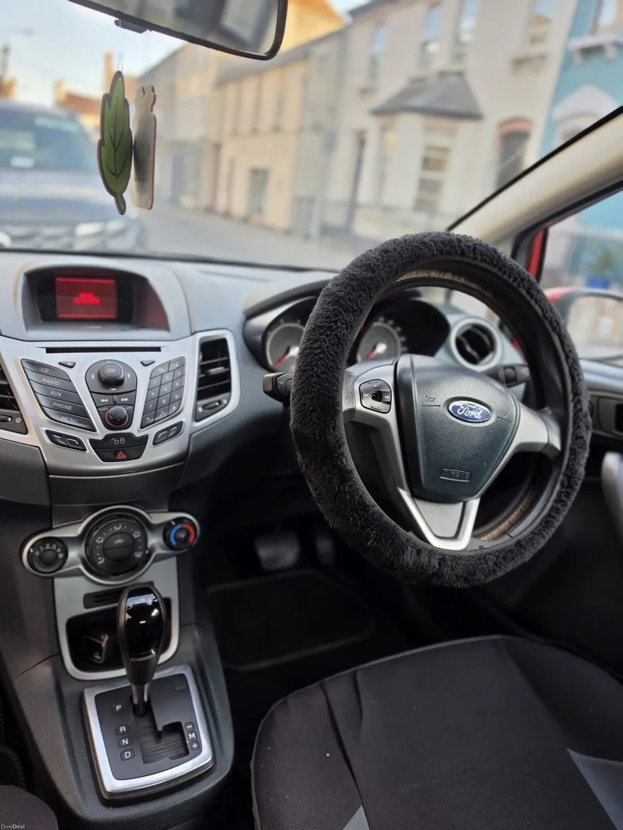 Ford Fiesta 2010 - Image 3