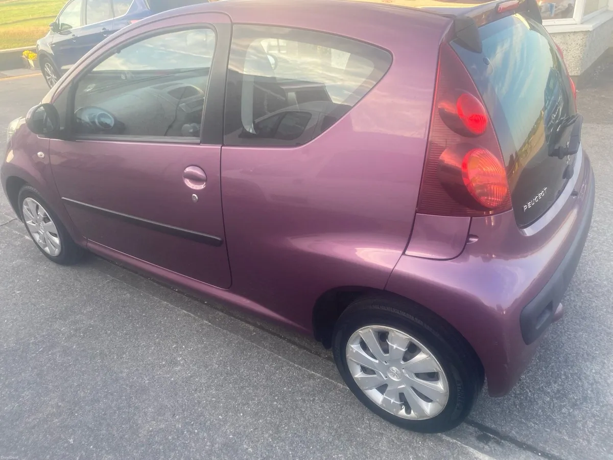 Car - Image 5