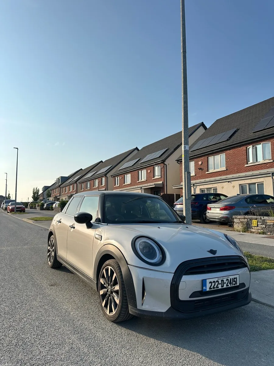 Mini Cooper Exclusive - Auto 1.5 - Image 1