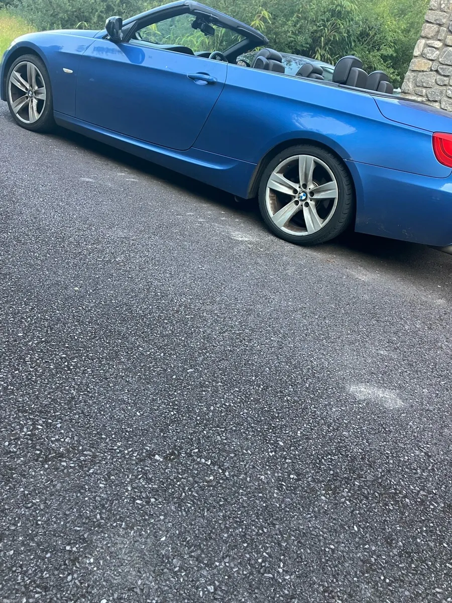 BMW 320 convertible Lci m sport - Image 2