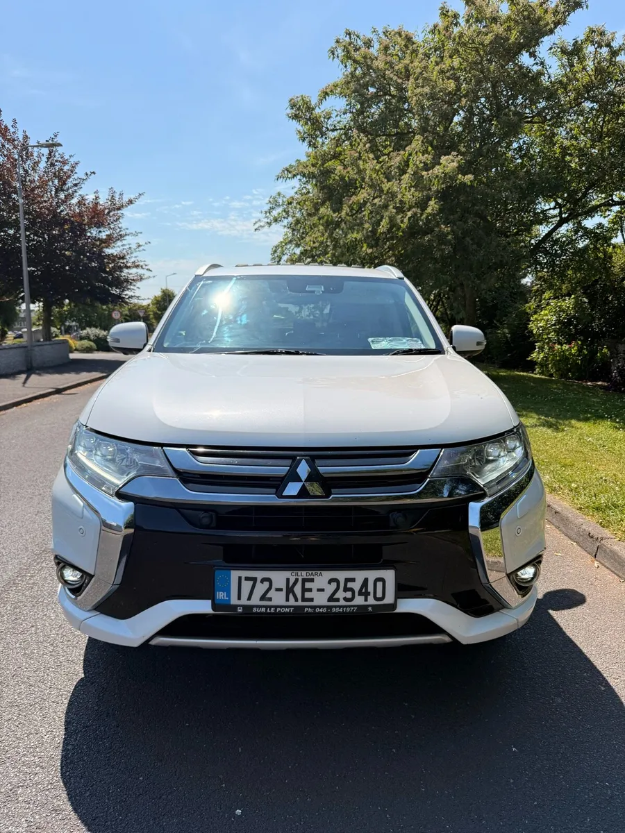 2017 Mitsubishi Outlander 200BHP Plug in Hybrid - Image 2