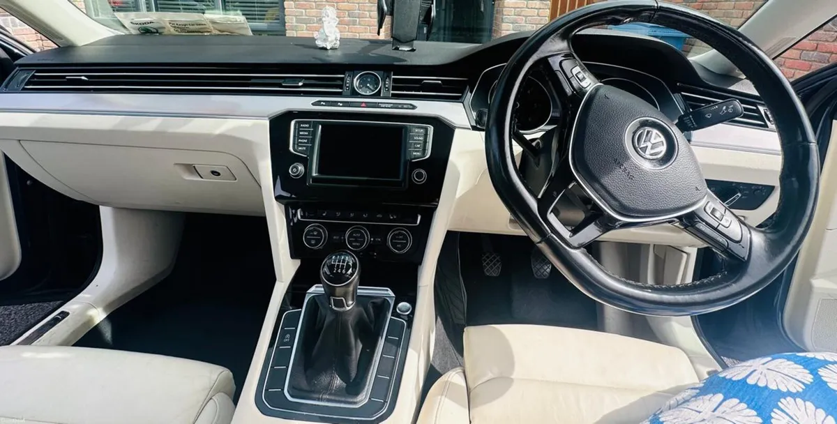 Passat 2016 LuxuryTrim HighlineBeige Leather Seat - Image 4