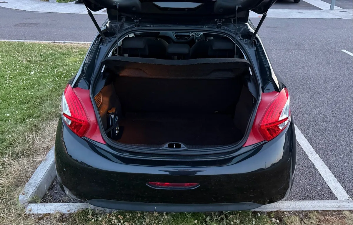 Peugeot 208 *NEW NCT* - Image 6