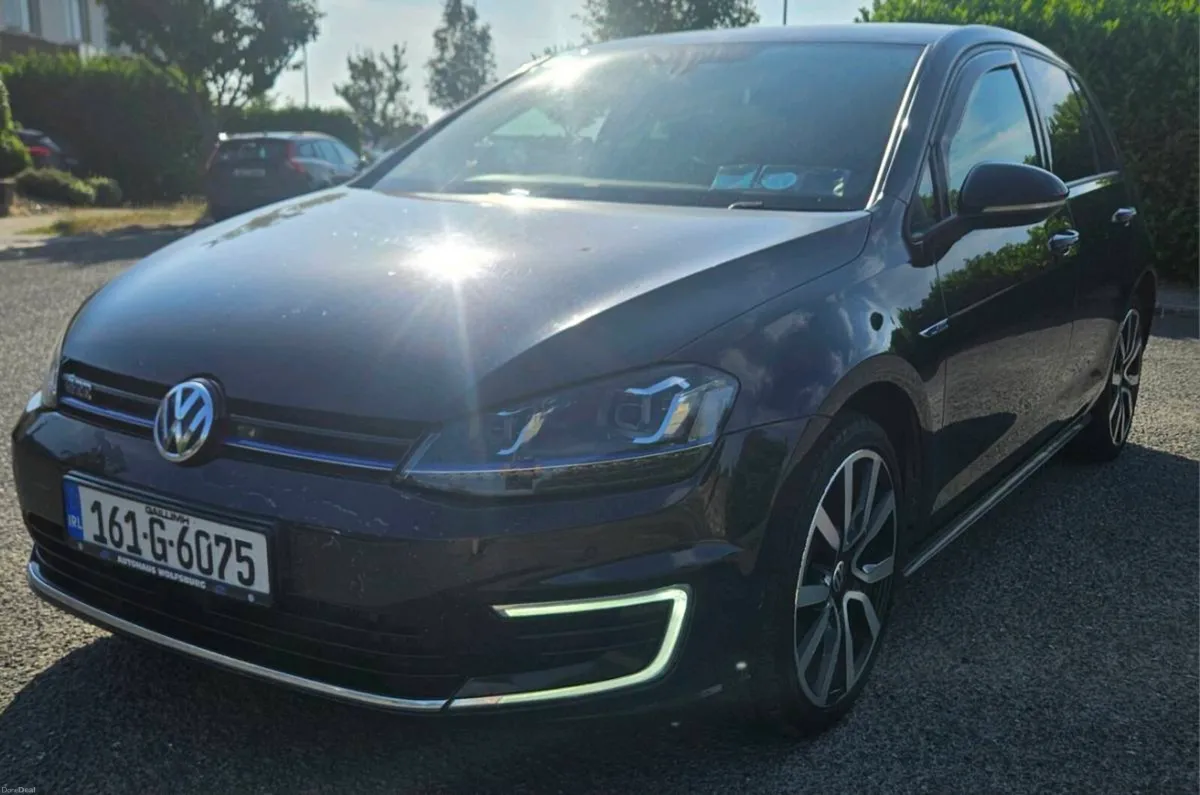 2016 VW Golf GTE AUTOMATIC - Image 3