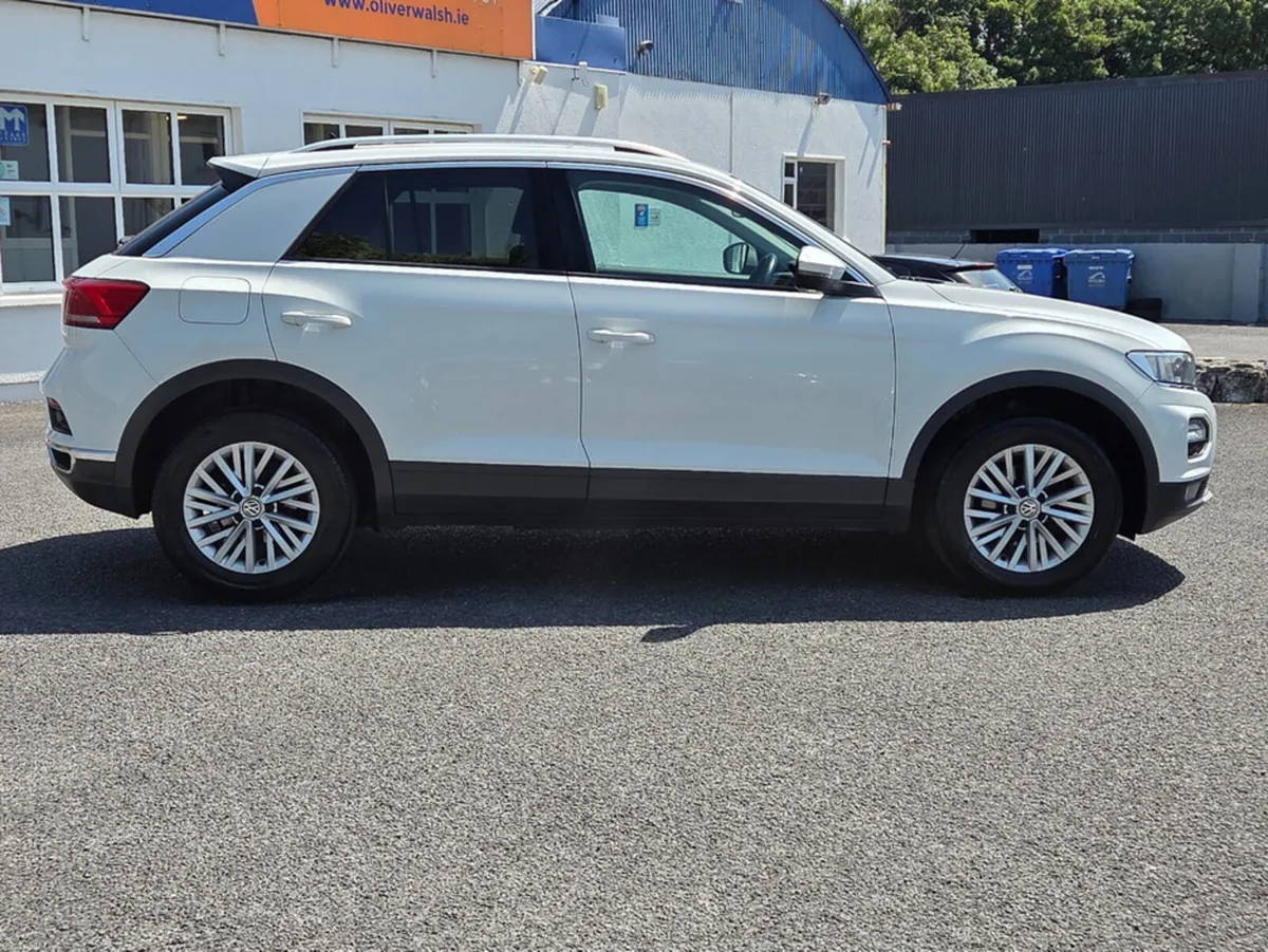Volkswagen T-Roc DESIGN 1.6 TDI MANUAL 6SPEED FWD - Image 3