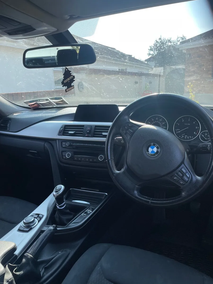 BMW 3-Series 2013 - Image 2