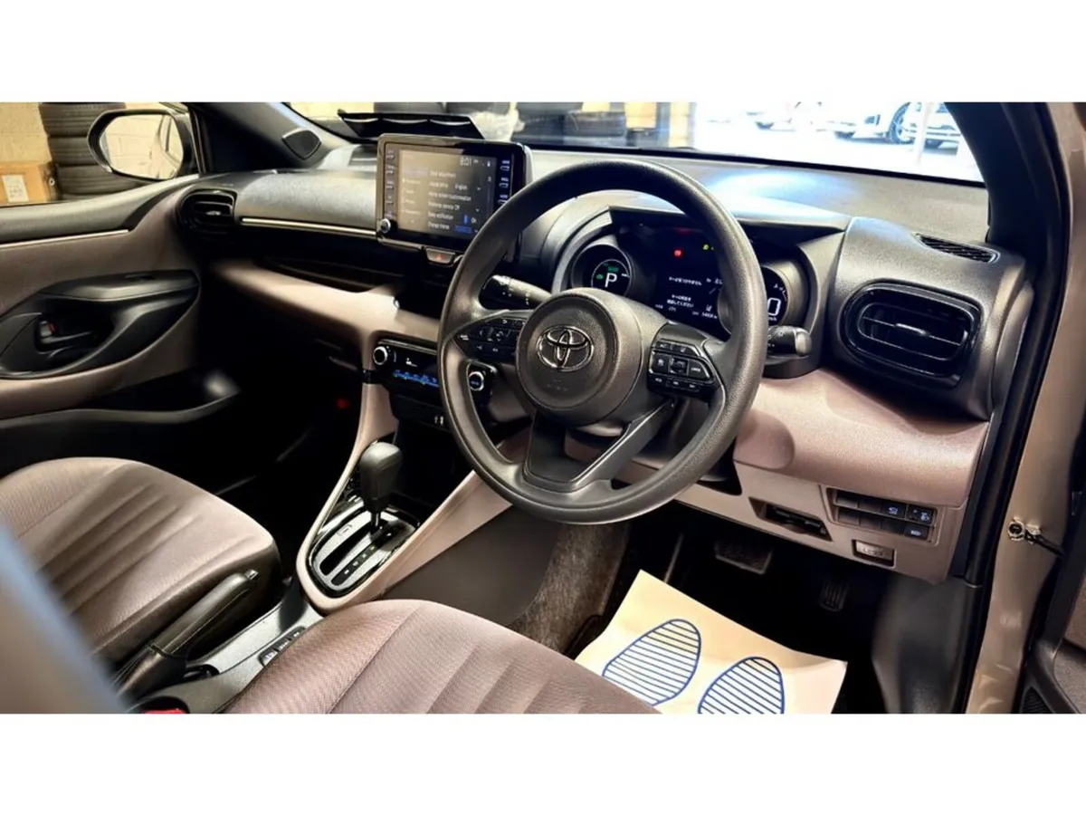 Toyota Yaris 1.5 Hybrid G spec - Image 2