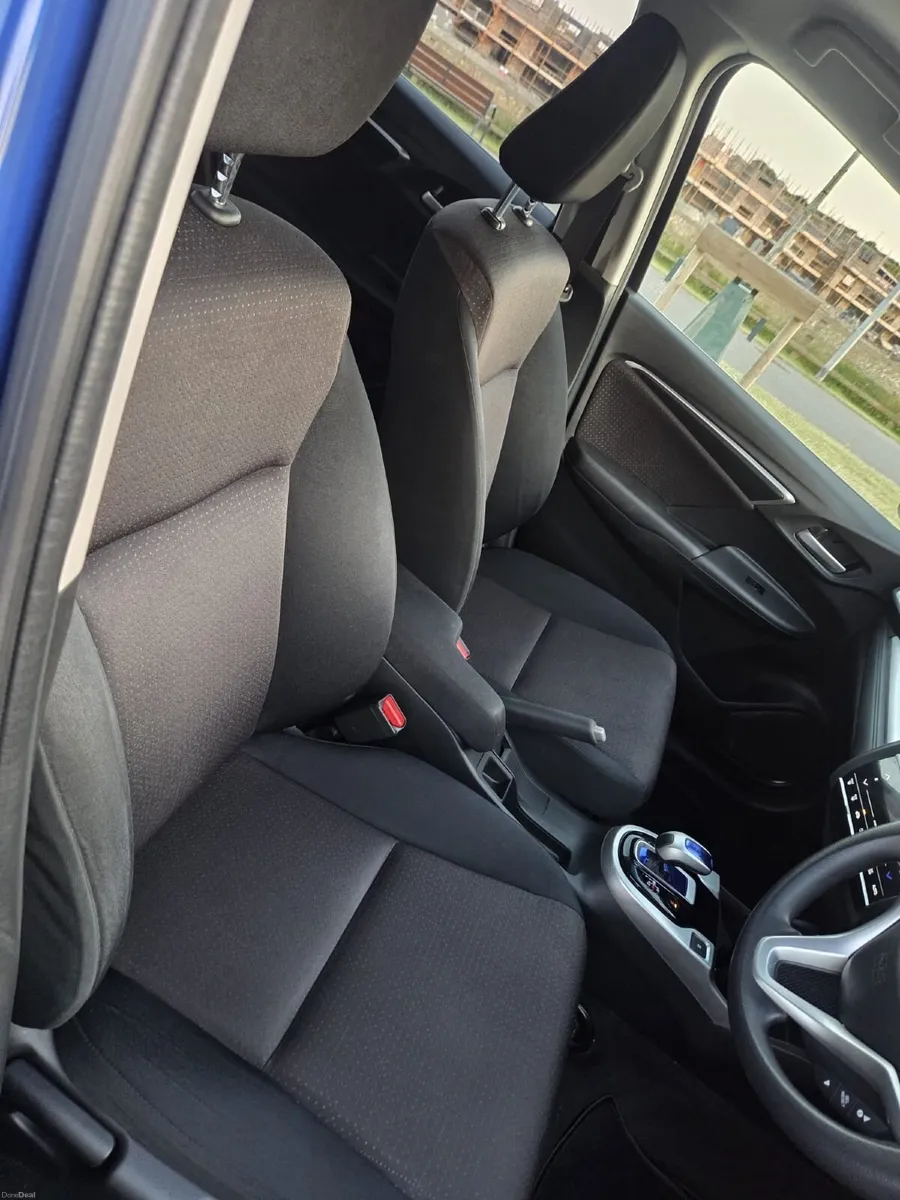 Honda Fit 2013 - Image 2