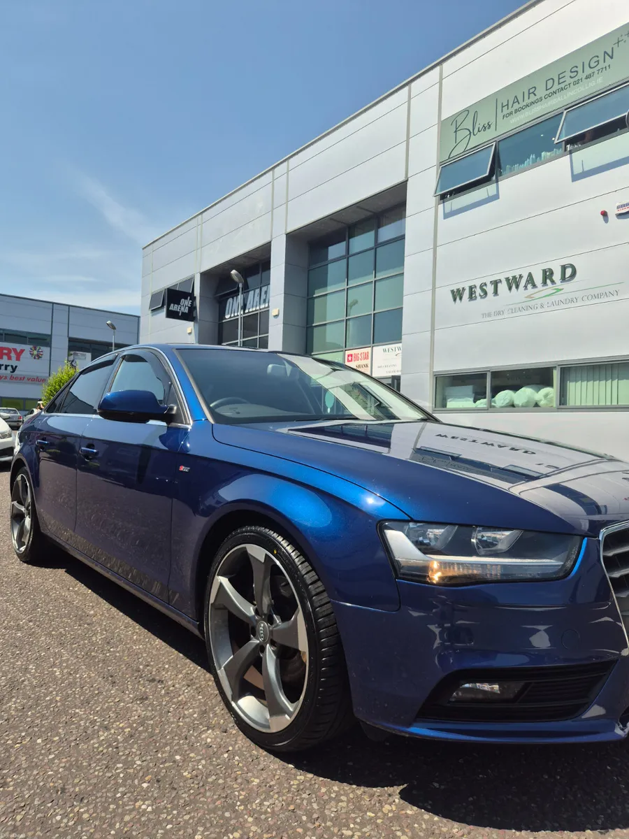 Audi A4 2015 - Image 2