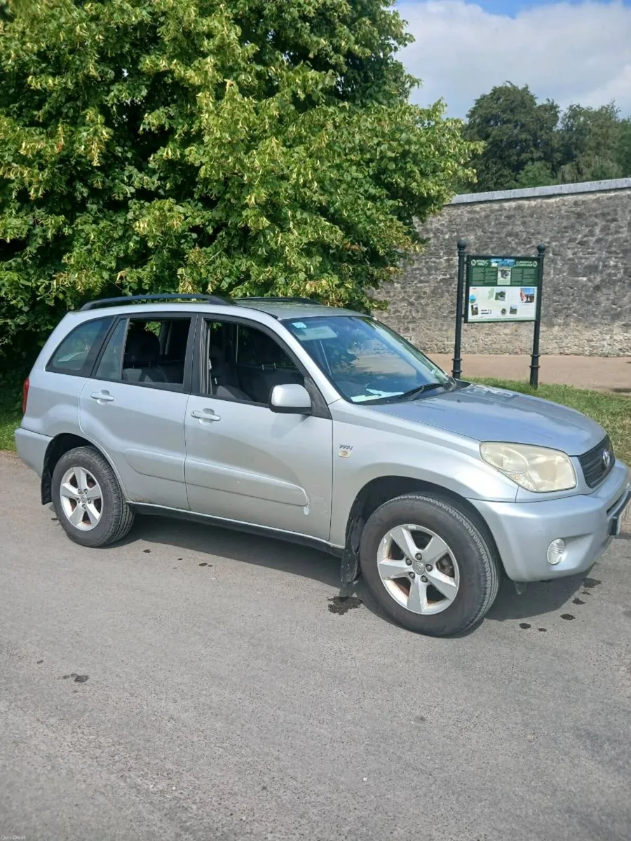Rav4 Toyota main dealer service history - Image 4