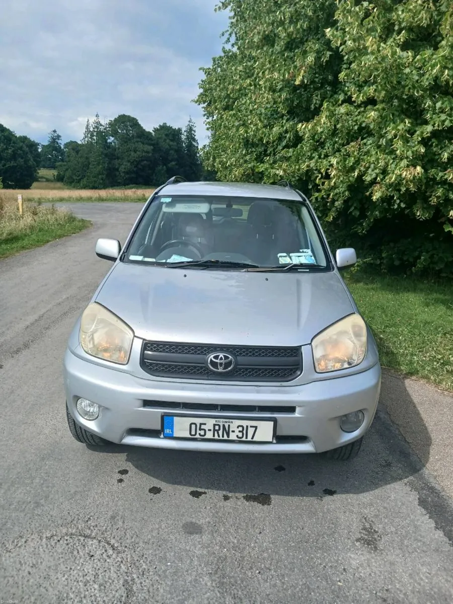 Rav4 Toyota main dealer service history - Image 1