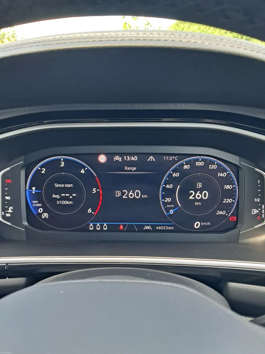Volkswagen T-Roc 2025 - Image 1