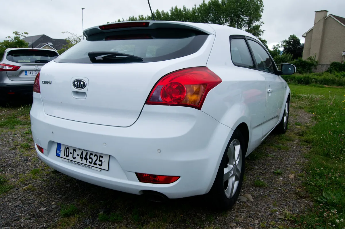 Kia Ceed 2010 pro-cee'd 1.4 LX - Image 2