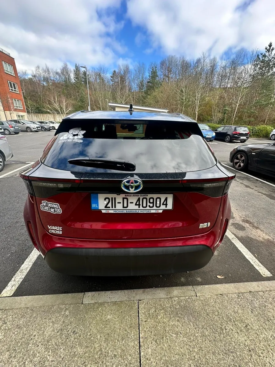 Toyota Yaris Cross 2021 Luna Bi-Tone Heated Seats - Image 5