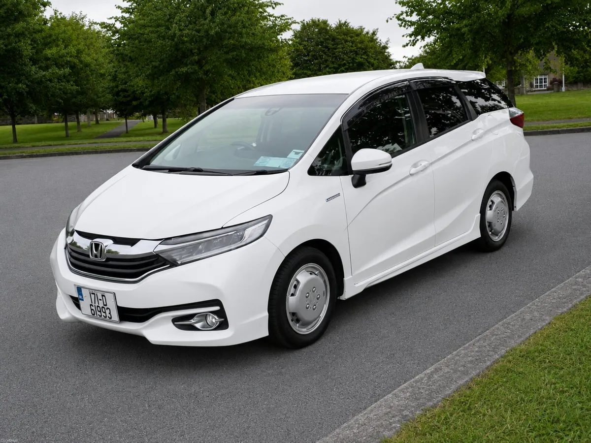 171 Honda Shuttle 1.5 Hybrid Auto New NCT & Tax - Image 3