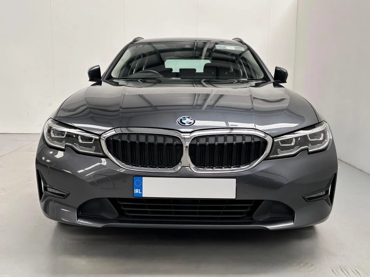 BMw 330E SE Pro Estate - Image 3