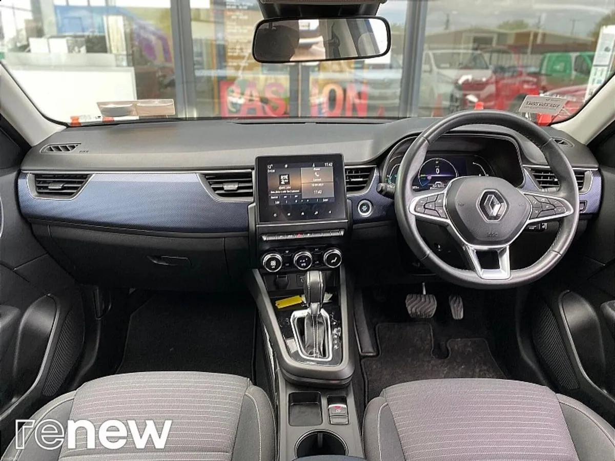 Renault Arkana ICONIC E-TECH HYBRID 145 AUTO - Image 2