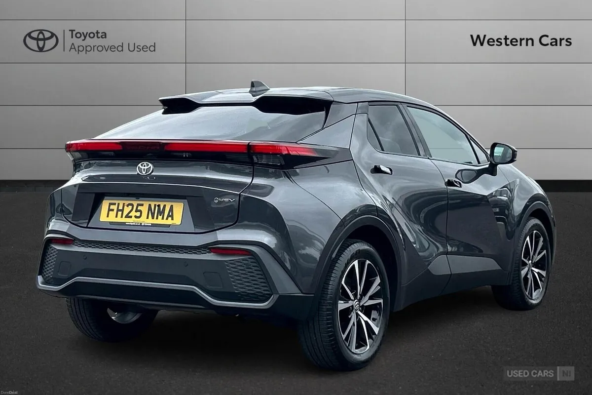 Toyota C-HR 1.8 VVT-h Design CVT Euro 6 (s/s) 5dr - Image 2