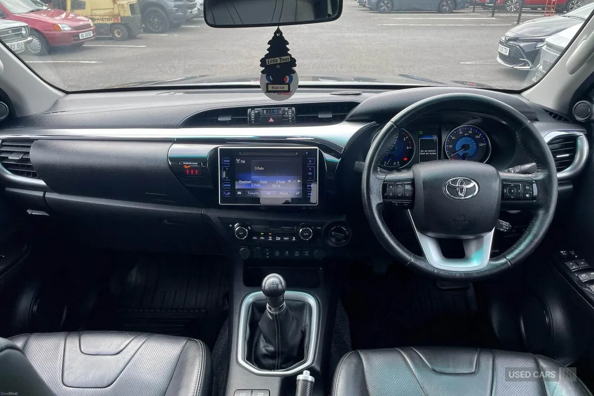 Toyota Hilux 2.4 D-4D Invincible 4WD Euro 6 (s/s) - Image 5
