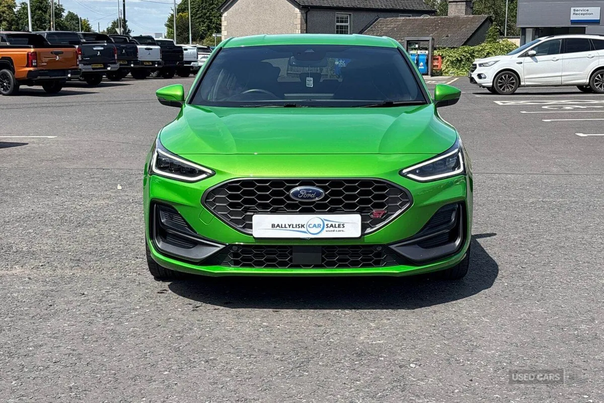 Ford Focus 2.3T EcoBoost 280PS ST in Mean Green wi - Image 4