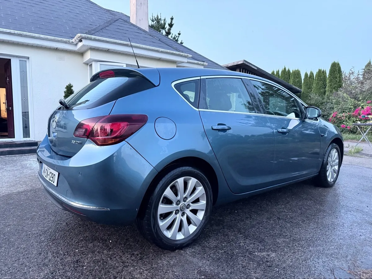 Vauxhall Astra 2014 - Elite (Low mileage) - Image 2