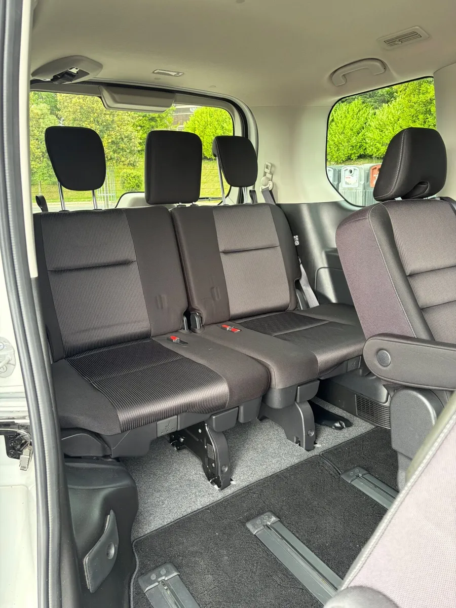 Nissan Serena 2021 Highway Star V - Image 6